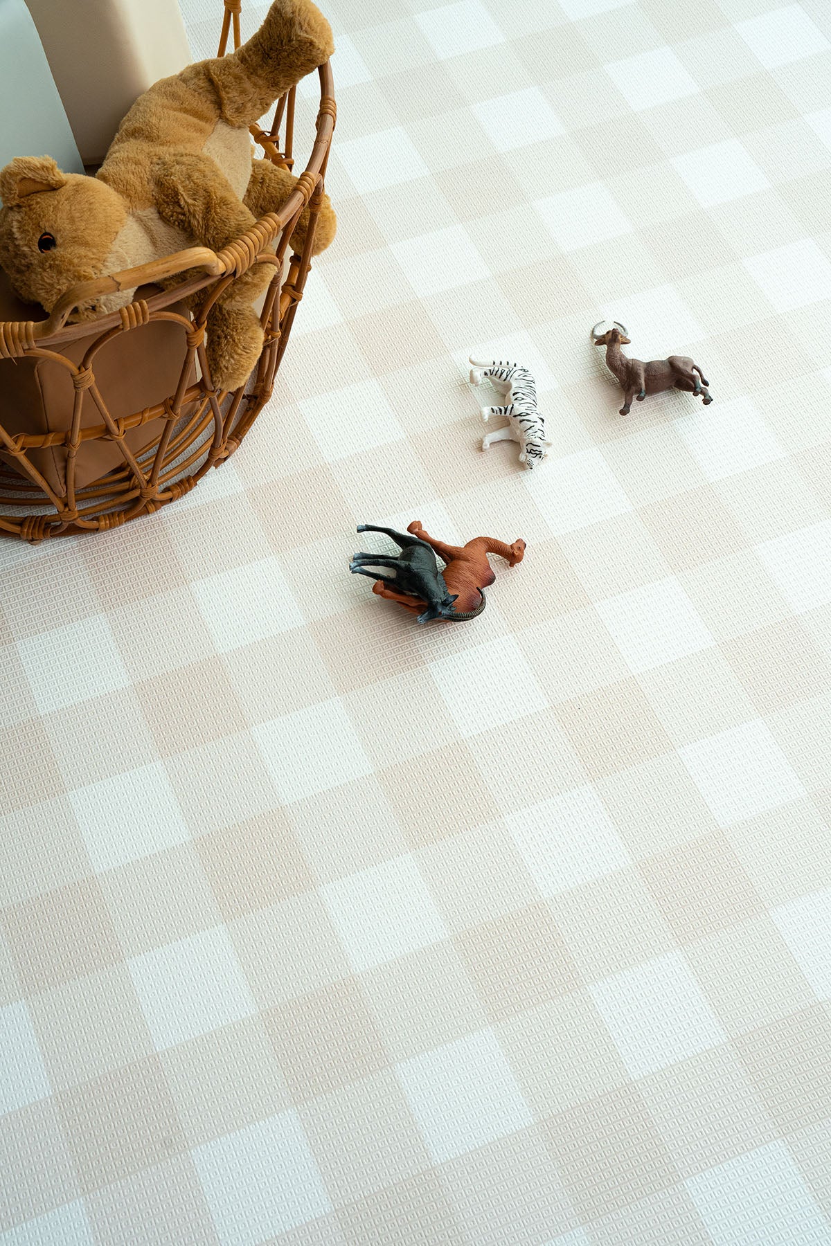 Gingham Large Latte & Playpen Pearl White Bundle