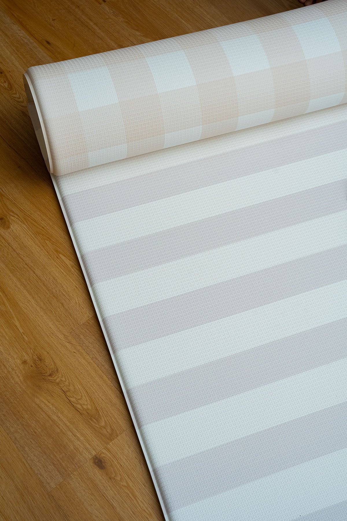 Gingham Large Latte & Playpen Pearl White Bundle
