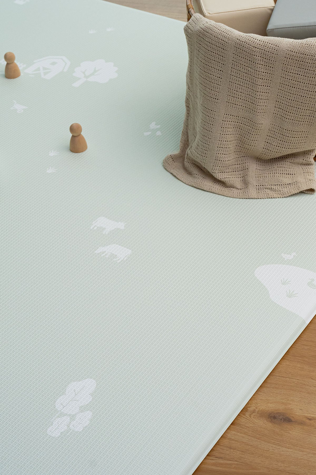 Meadow Large Sage Green & Playpen Pearl White Bundle